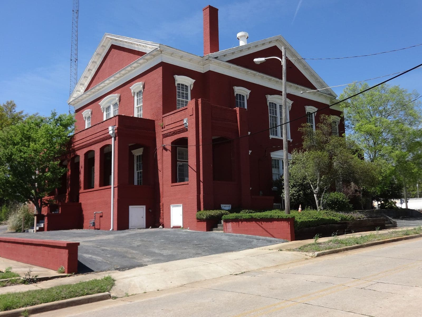 Old Spalding County Courthouse, red brick building in downtown Griffin