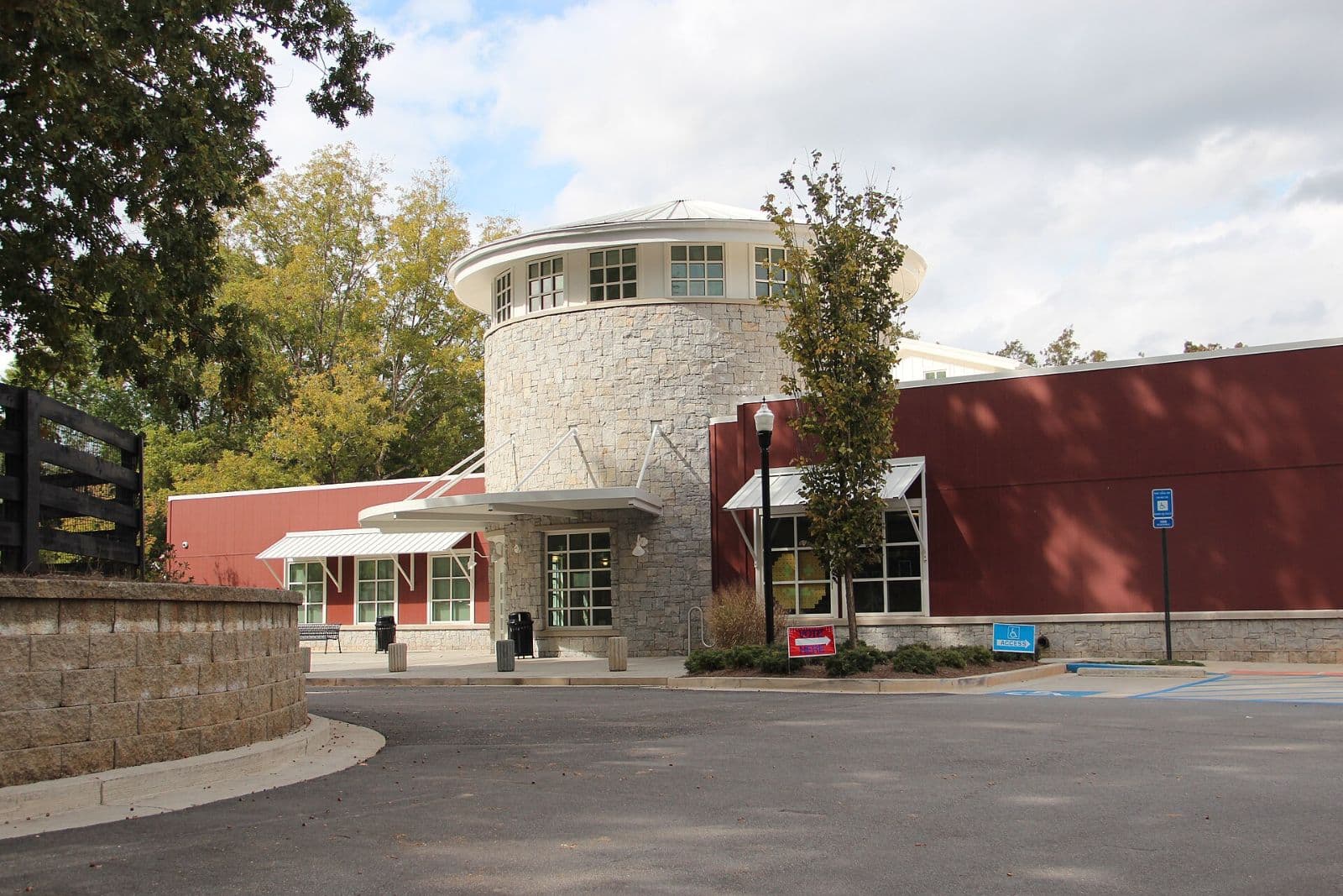 Milton Public Library in Milton, Georgia